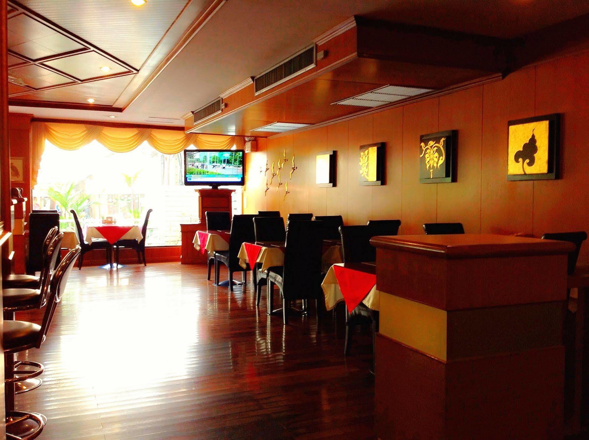 芭堤雅王朝酒店 酒店